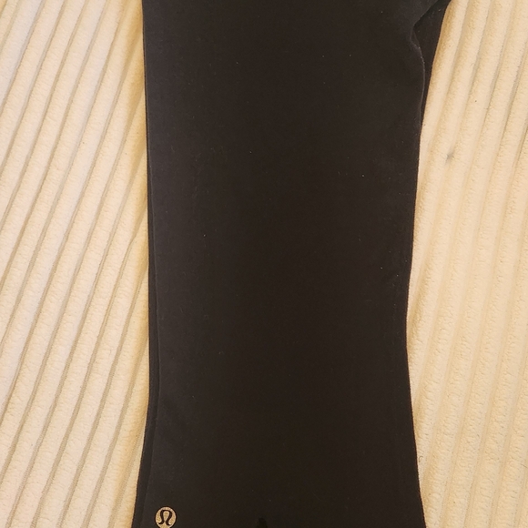 Lululemon athletica cropped leggings black- med - Picture 3 of 4